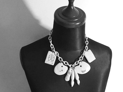 Lill's Jewelry Tokyo. by A Plastic Jewelry & Arty. | 1920's - 1930's - 1940's Vintage Style Bow Necklace.