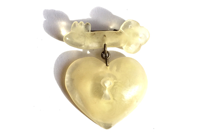 Lill's Jewelry Tokyo. by A Plastic Jewelry & Arty. | 1920's - 1930's - 1940's Vintage Style Heart motif Jewelrys.